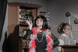 2025 - Nelly Oaks in "Das Gasthaus an der Themse"